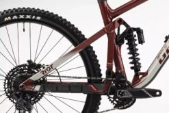 Ghost RIOT ENDURO Essential - Mountainbike - 2023 - Metallic Rust Red / Dust Matt -BASIL Winkel 31ri1044 ghost riot en essential rustred 03 1495088