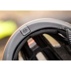 SENA R1 Smart Cycling Helmet - Without FM Radio - Ice Blue 25 SENA R1 Smart Cycling Helmet - Without FM Radio - Ice Blue -BASIL Winkel 326473 08 d 682497