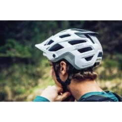 ABUS Moventor 2.0 Quin Helmet - Shiny White -BASIL Winkel abus moventor 20 concrete grey 10 1107287 1