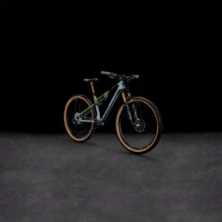 CUBE AMS ONE11 C:68X TM - 29" Carbon Mountainbike - 2023 - Flashgrey / Olive -BASIL Winkel ams one11 c68x tm 29 flashgrey olive 1 1 1434675