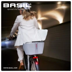 Basil Cento Tech Fiber Nordlicht Fietsmand 21L - Zilver -BASIL Winkel basil cento tech fiber nordlicht mik bicycle basket silver d 885573