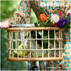 Basil Green Life Rattan Fietsmand Large - Natural Brown -BASIL Winkel basil green life rattan bicycle basket large natural brown 7 1379228
