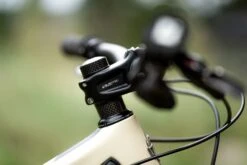 Yeti Cycles SB120 T1 - 29" Carbon Mountainbike - 2023 - Dust -BASIL Winkel dsc03790 1437240