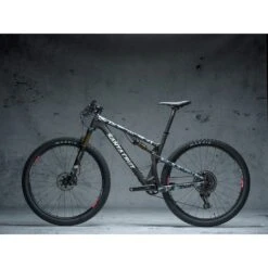 DYEDBRO Beschermfolie Voor Het Frame - Camo - White Gloss -BASIL Winkel dyedbro frame protection kit camo white gloss 2 1493629