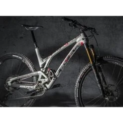 DYEDBRO Frame Protection Kit Chainsaw - Black/red -BASIL Winkel dyedbro frame protection kit chainsaw black red6 1005100