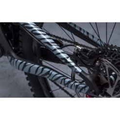 DYEDBRO Beschermfolie Voor Het Frame Zebra - White Matt 11 DYEDBRO Beschermfolie Voor Het Frame Zebra - White Matt -BASIL Winkel dyedbro frame protection kit zebra white4 1003739