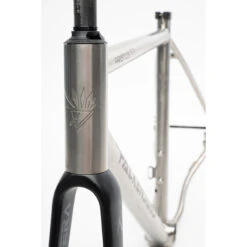 Falkenjagd Aristos GTS SpeedGravel - Titan Frameset - 2023 - Zwart/titanium -BASIL Winkel falkenjagd aristos gts gravel titanium frameset 2023 6 1560845