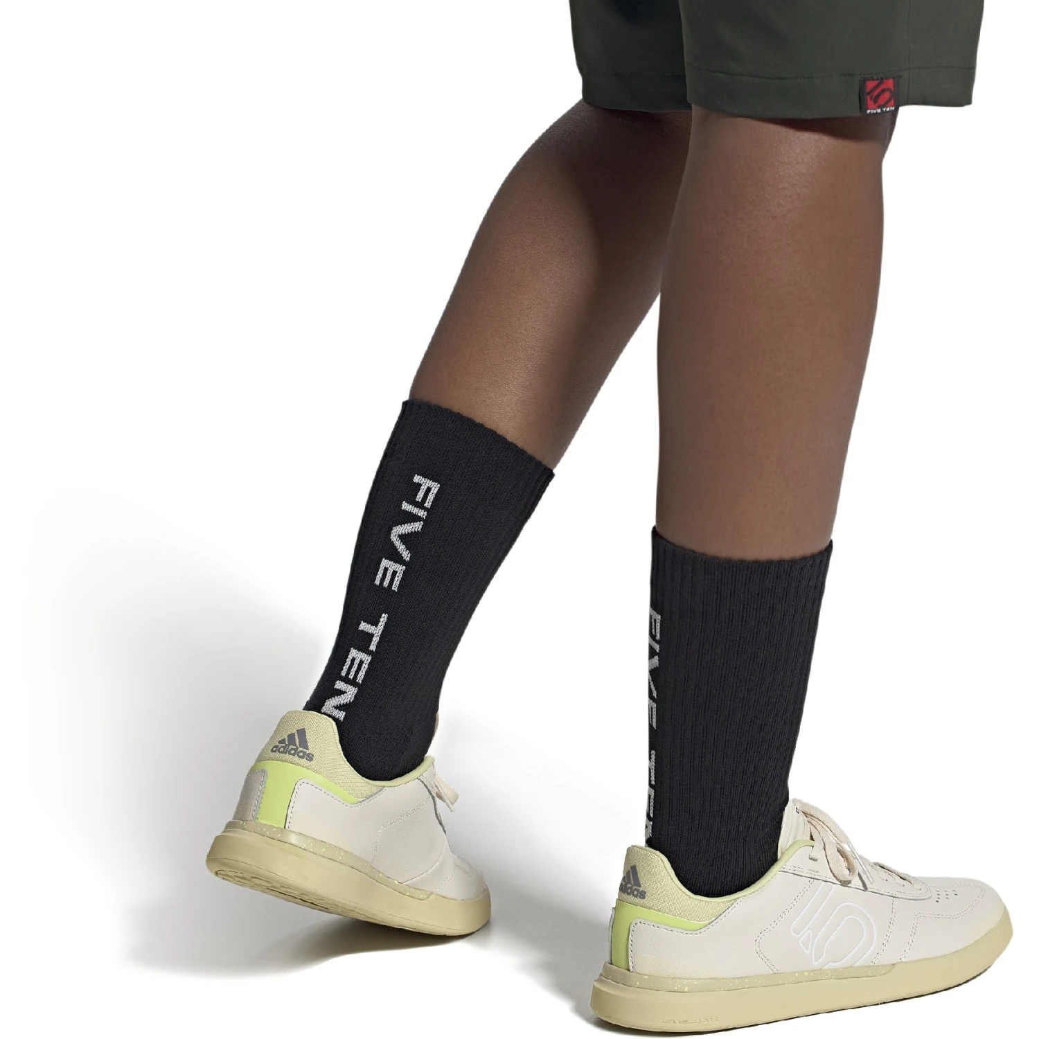 Five Ten Sleuth DLX Women's MTB Shoe - Wonder White / Cloud White / Sandy Beige 7 Five Ten Sleuth DLX Women's MTB Shoe - Wonder White / Cloud White / Sandy Beige - Afbeelding 5