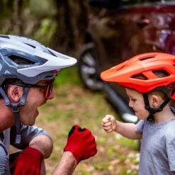 Fox Racing FOX Mainframe MIPS Trail Helm Kinderen - Fluo Yellow -BASIL Winkel fox youth mainframe mips trail helmet 1217796