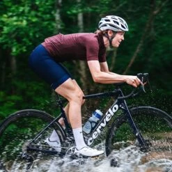 Giro Helios Spherical MIPS Helmet - Matte White / Silver Fade -BASIL Winkel giro helios spherical gravel helmet lifestyle details 904449