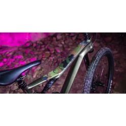 Muc-Off Frame Protection Kit DH/Enduro/Trail - Camo Black/green -BASIL Winkel muc off frame protection kit dh enduro trail camo black green 4 1289935
