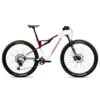 Orbea OIZ H10 XT Mountainbike - 2023 - White Chic - Shadow Coral (gloss) -BASIL Winkel n234ttcc n5 side orbea oiz h10 white 1438666