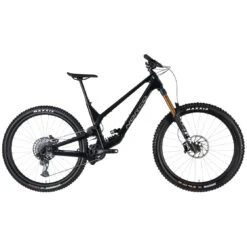 Norco RANGE C1 - 29" Carbon Mountain Bike - 2023 - Black / Silver