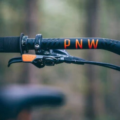 PNW Components Loam Afstandsbediening Voor Vario-Zadelpen - Black/safety Orange -BASIL Winkel pnw components loam lever safety orange mounted 1237790