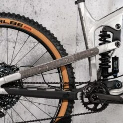 Rie:sel Design Chain:Tape 3000 Chain Stay Guard - Illuminati -BASIL Winkel riesel design chain tape 3000 illuminati t3 c008 02 1216699